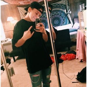 Meet your Posher, Danielle